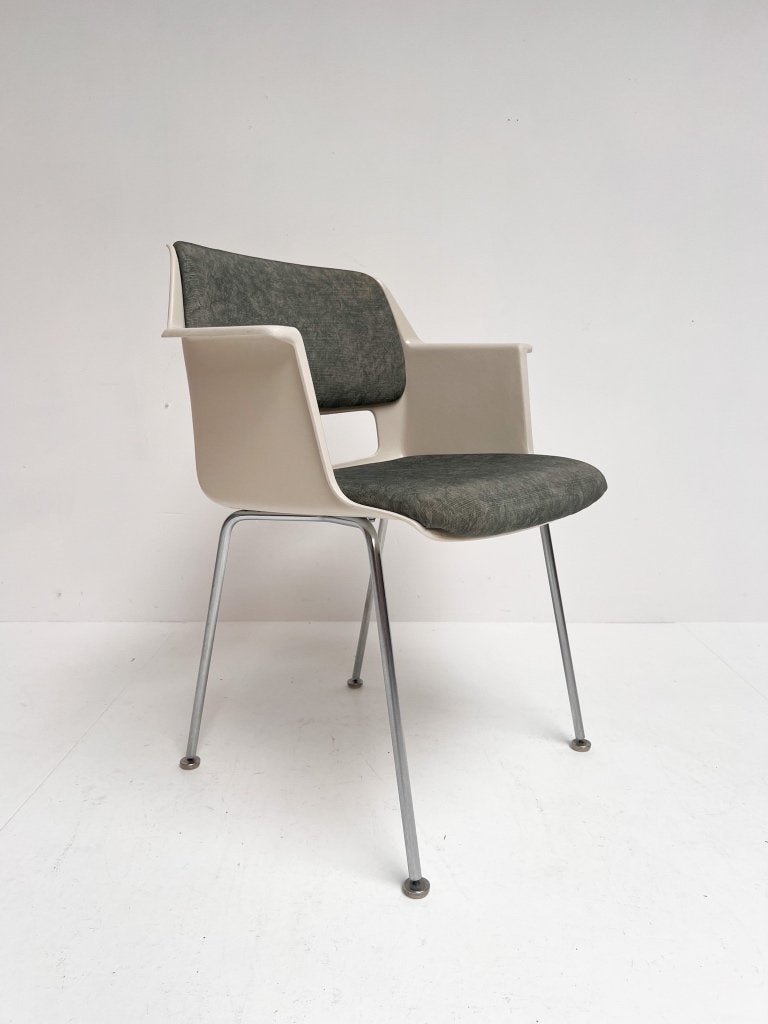 Gispen Model 2225 kuipstoel van Andre Cordemeijer, 1960's, Huis en Inrichting, Stof, Gebruikt, Minder dan 75 cm, Design