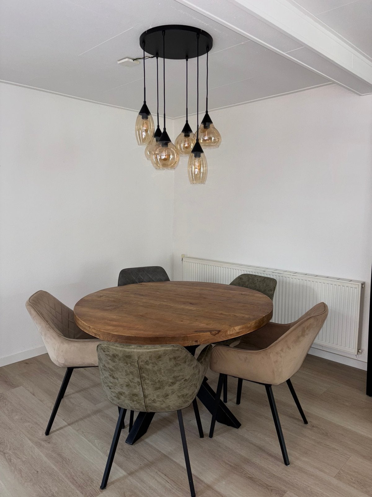 Mango houten eettafel inclusief stoelen, Huis en Inrichting, Ophalen, Rond, Zo goed als nieuw, Vijf personen of meer