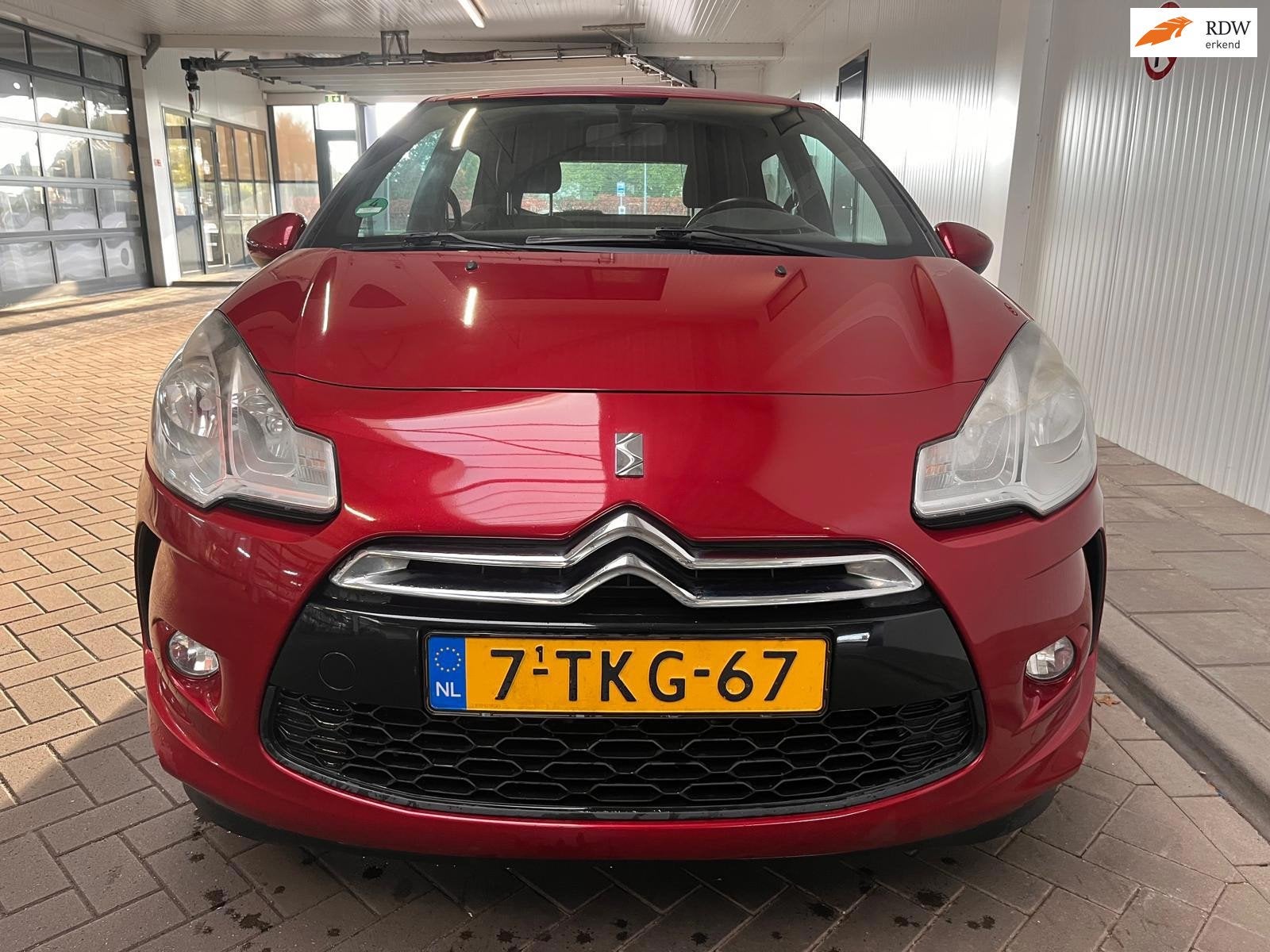 Citroen DS3 1.4 Chic, Voorwielaandrijving, Euro 5, Bedrijf, Handgeschakeld