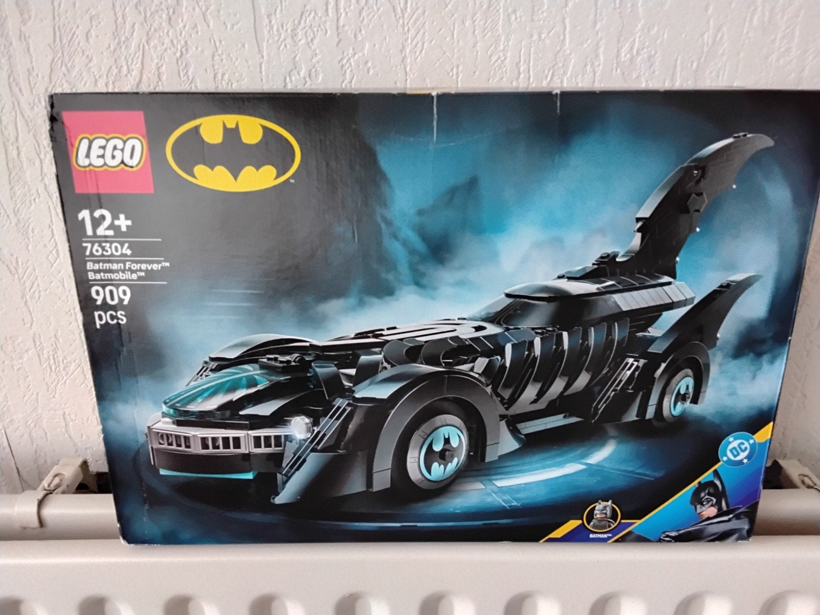 NIEUW LEGO NO 76304  PCS  909  BATMOBIL FOR EVER  €  65,_, Hobby en Vrije tijd, Modelbouw | Auto's en Voertuigen, Ophalen of Verzenden