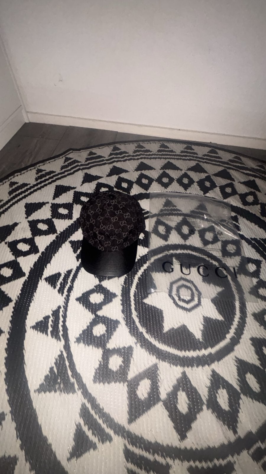 Een gucci pet, Ophalen of Verzenden, Zo goed als nieuw, Rechthoekig, 50 tot 100 cm