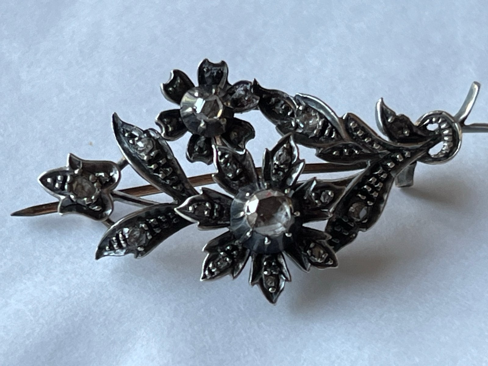 Antieke Gouden Broche met Roosdiamanten - Gekeurd, Sieraden, Tassen en Uiterlijk, Broches, 4 tot 7 cm, Verzenden, Zo goed als nieuw