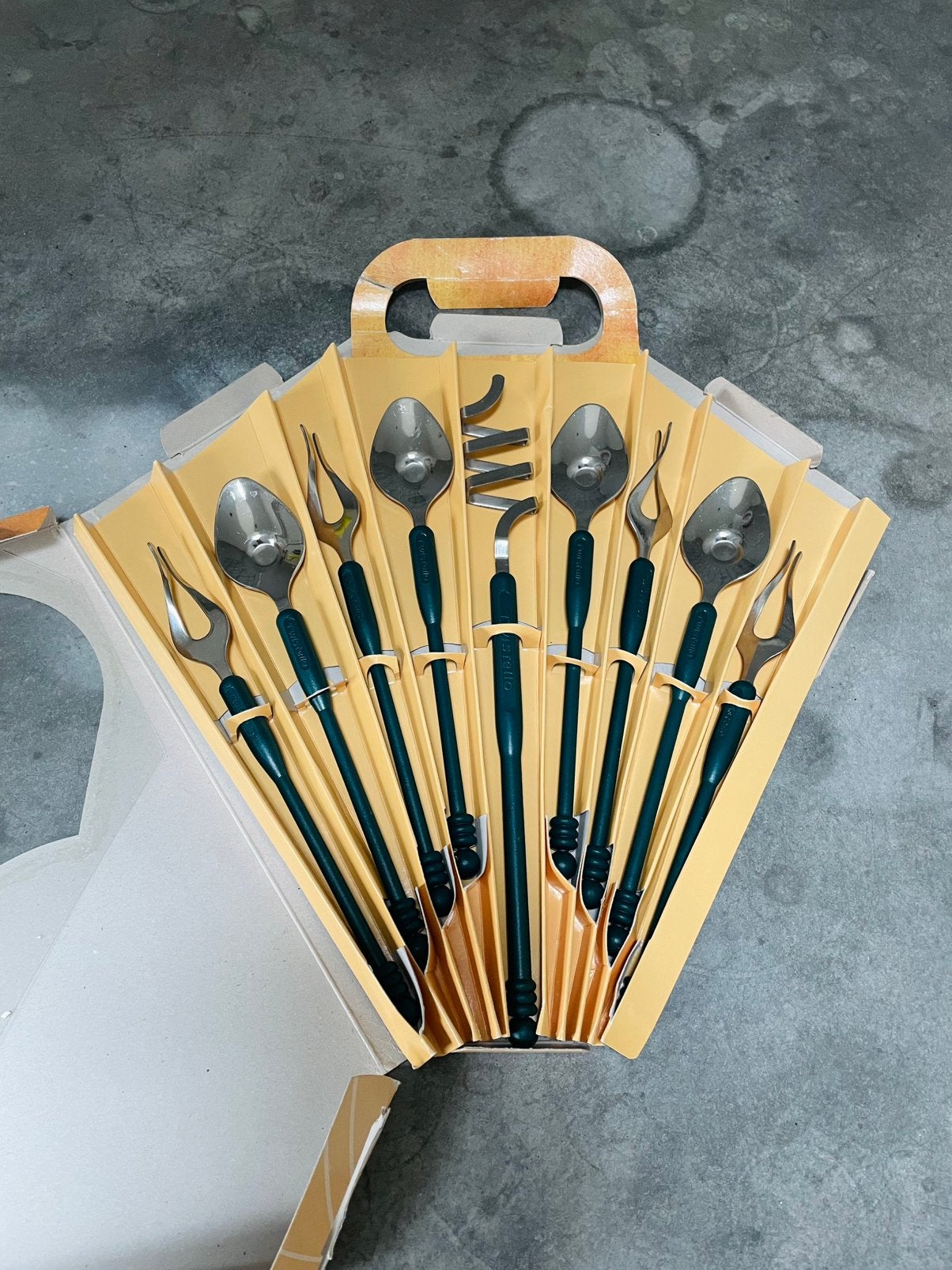 Twistello spaghetti-bestekset 4 Personen, Huis en Inrichting, Bestekset, Overige typen, Ophalen of Verzenden, Zo goed als nieuw
