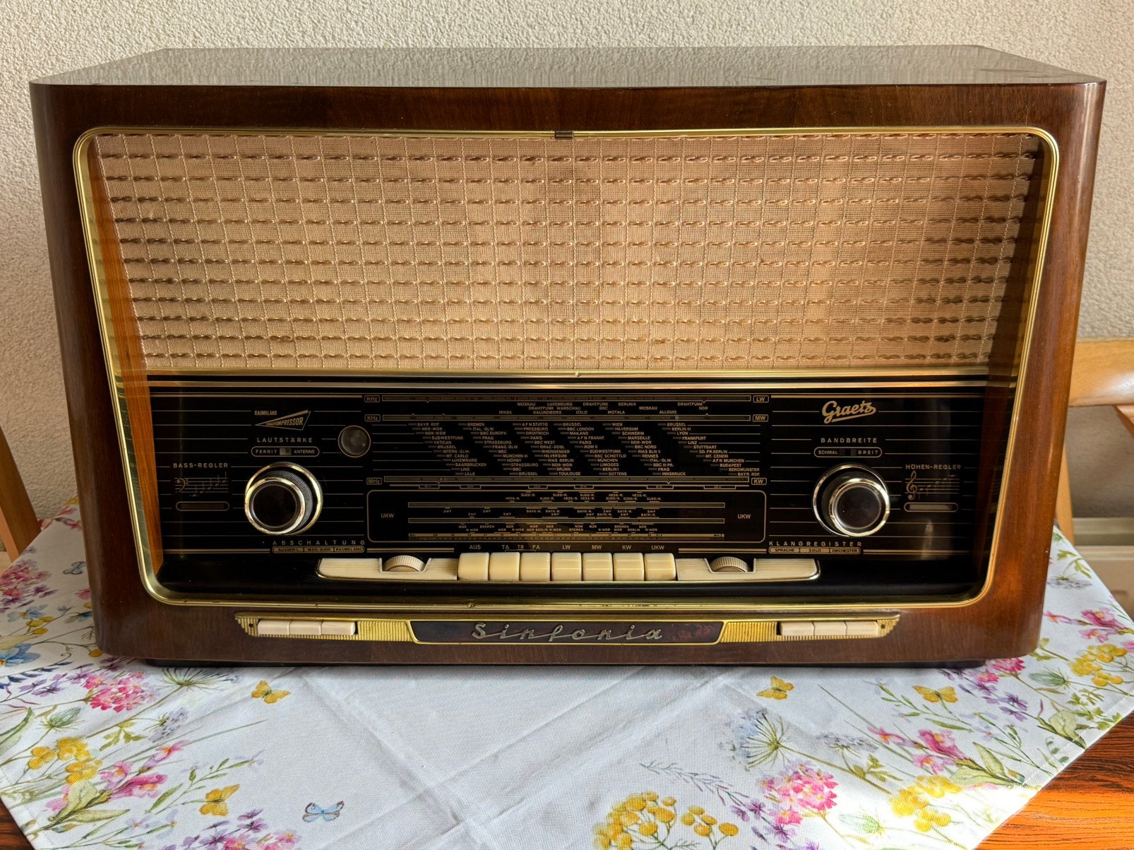 Graets sinfonia lampenradio met iets werk vaste pr ophalen, Ophalen