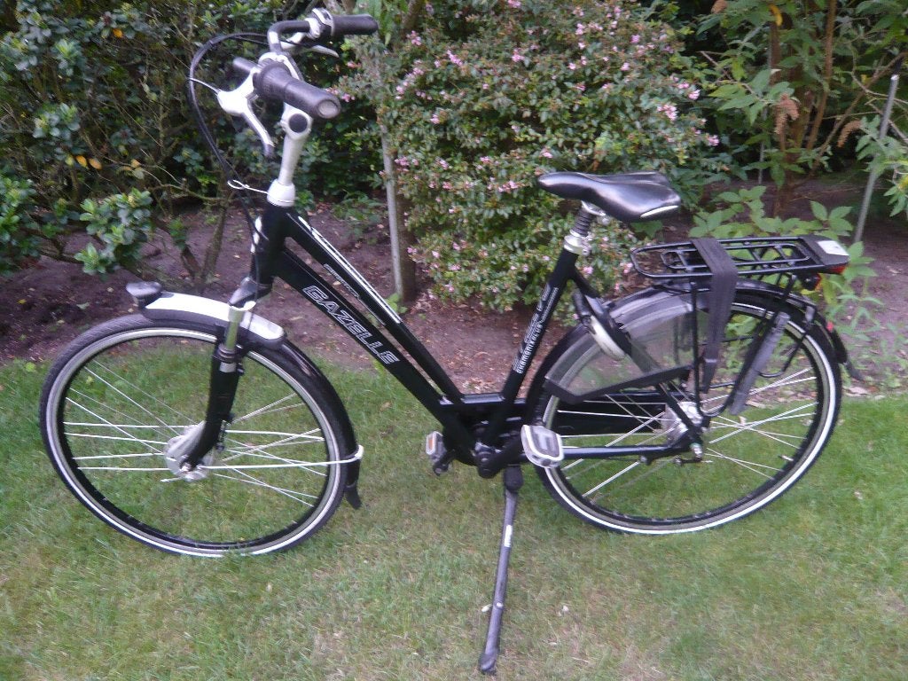 Foto 3 van mooie zwarte aluminium 28"-54cm gazelle chamonix 7versn