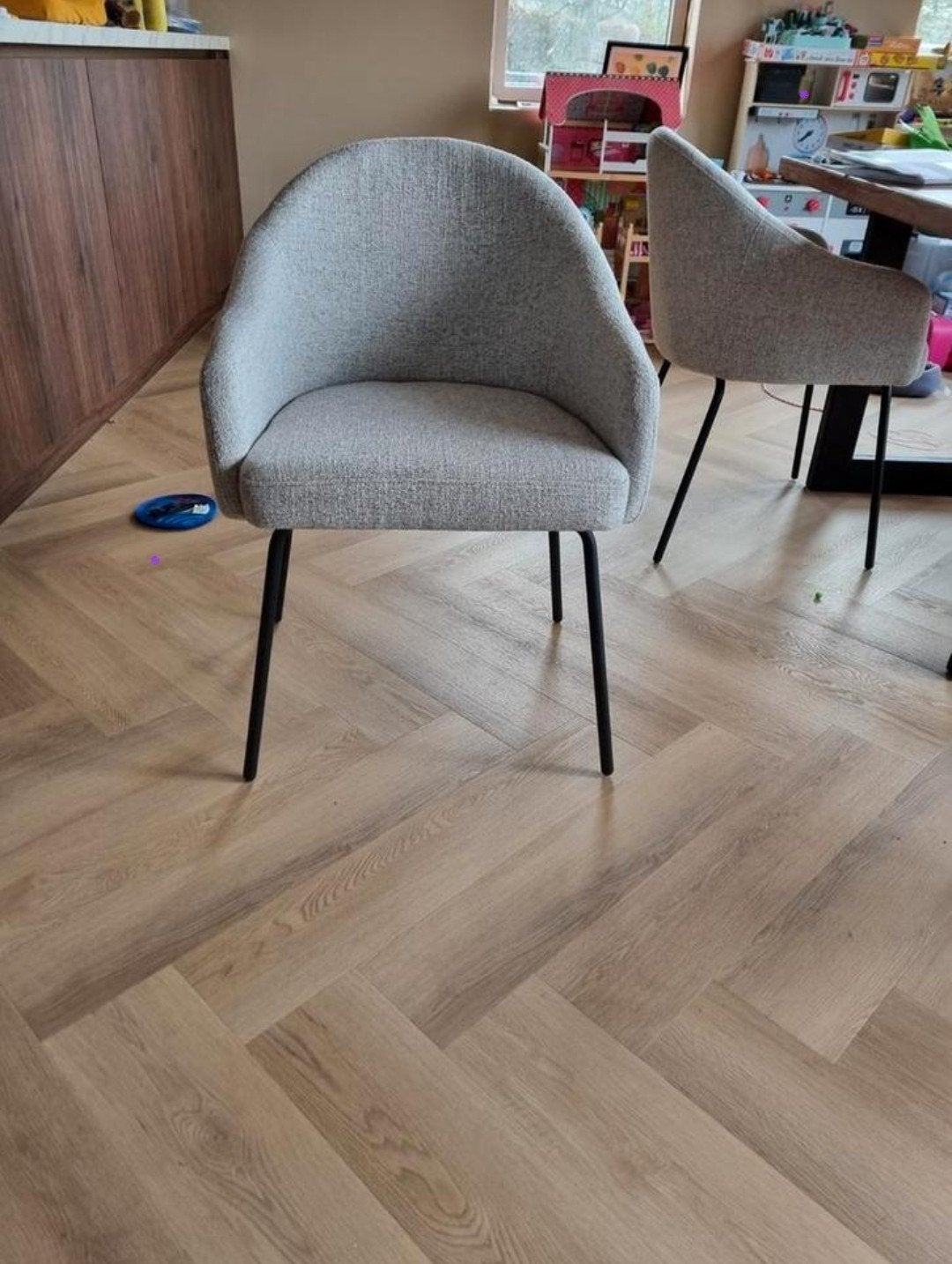 6 Nieuwe Beau Armstoelen - Grijs met Zwarte Metalen Poten, Nieuw, Ophalen of Verzenden, Metaal, Vijf, Zes of meer stoelen