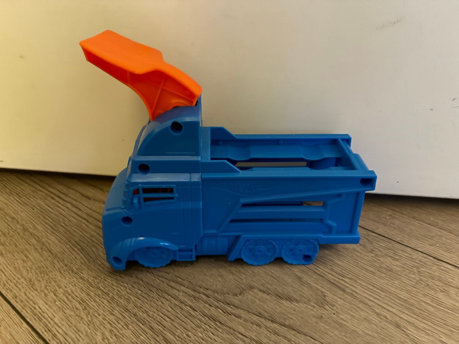 Hot Wheels kiepwagen blauw met oranje laadbak, Ophalen, Zo goed als nieuw