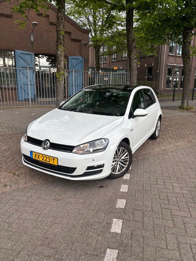 Volkswagen Golf 1.2 TSI 63KW 5D 2015 Wit, Voorwielaandrijving, 4 cilinders, 610 kg, Wit