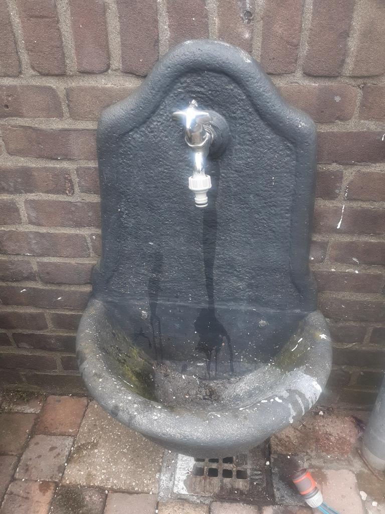 Muur fontein/wasbak  ,  kan evt buitenkraan aan, Tuin en Terras, Waterpartijen en Fonteinen, Ophalen, Gebruikt, Hardsteen, Fontein