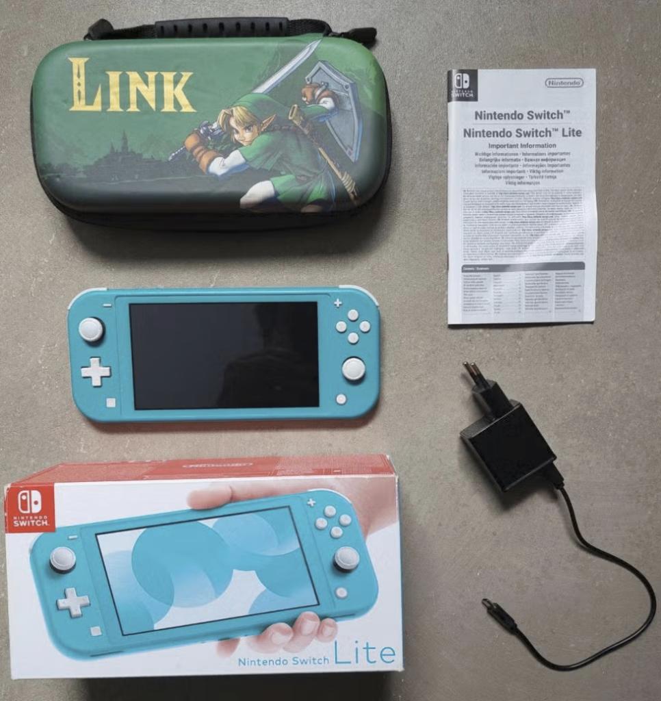 Nintendo Switch Lite - licht blauw, Ophalen of Verzenden, Turquoise, Zo goed als nieuw, Met beschermhoes of tas