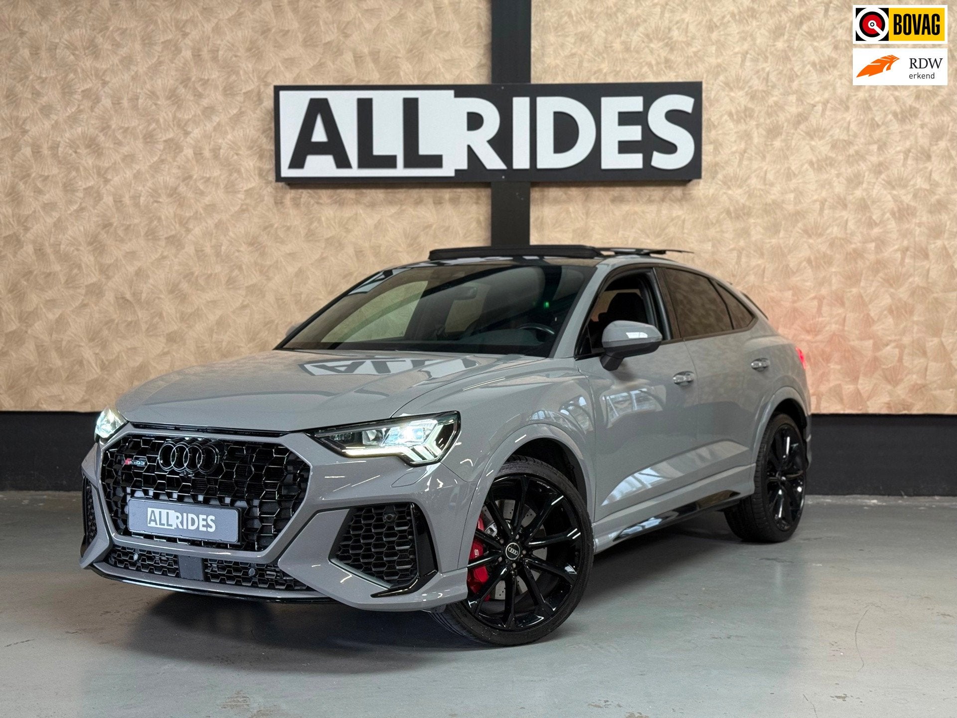 Audi RS Q3 Sportback TFSI RSQ3 | Pano | Camera | Led | Carpl, Automaat, Dealer onderhouden, 1675 kg, Bedrijf