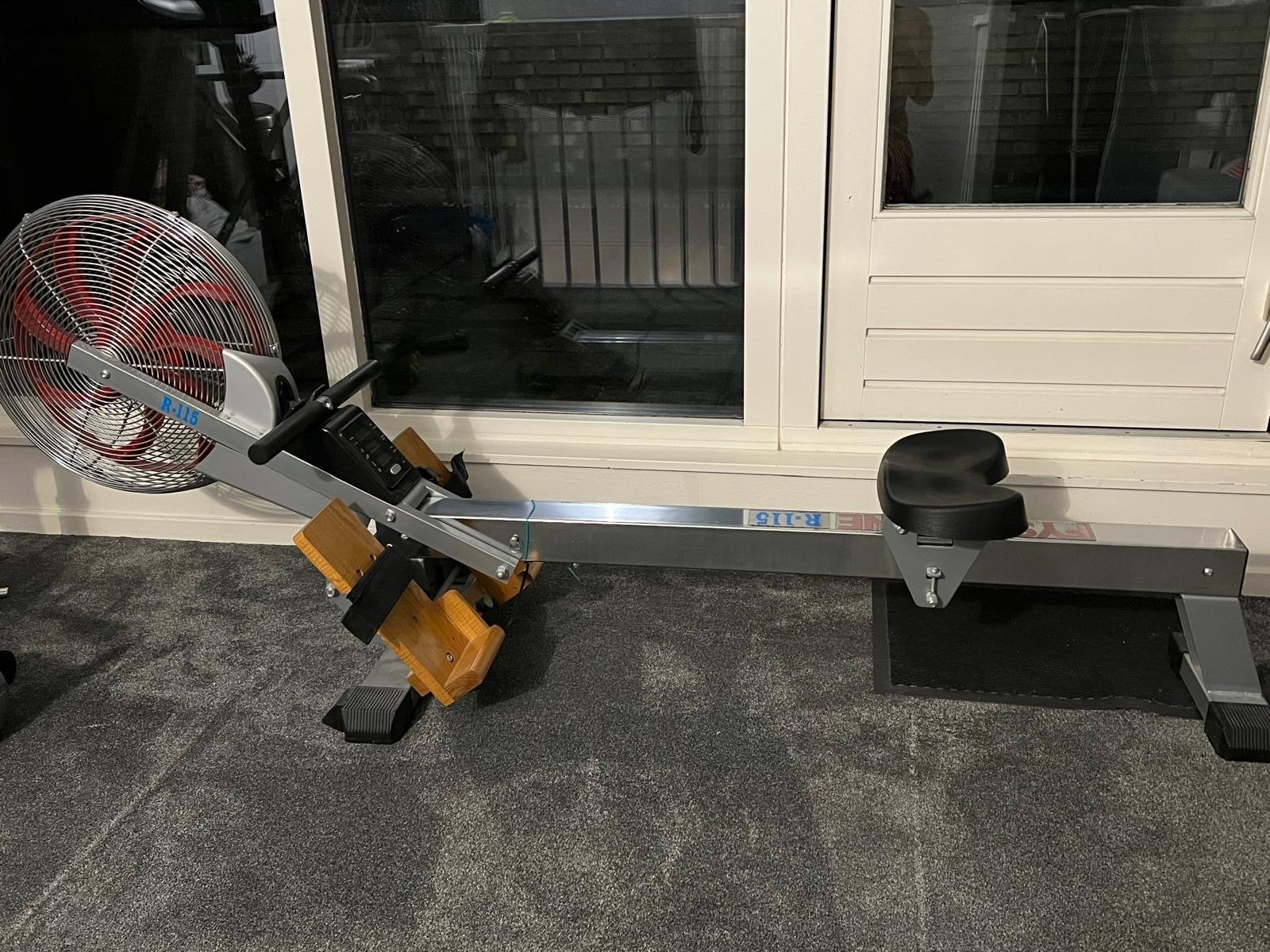 Fysio Roeitrainer R-115 roeiapparaat, Ophalen, Gebruikt, Armen, Metaal
