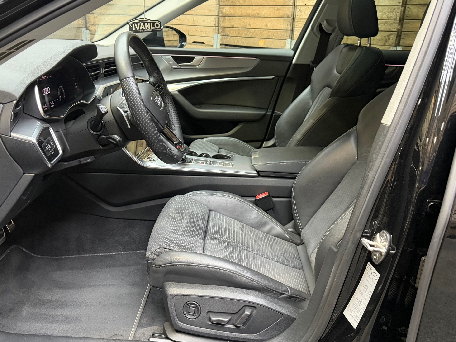 Audi A6 Limousine 55 TFSI e quattro Pro Line S Competition B, Auto's, Automaat, Dealer onderhouden, 14 kWh, Gebruikt