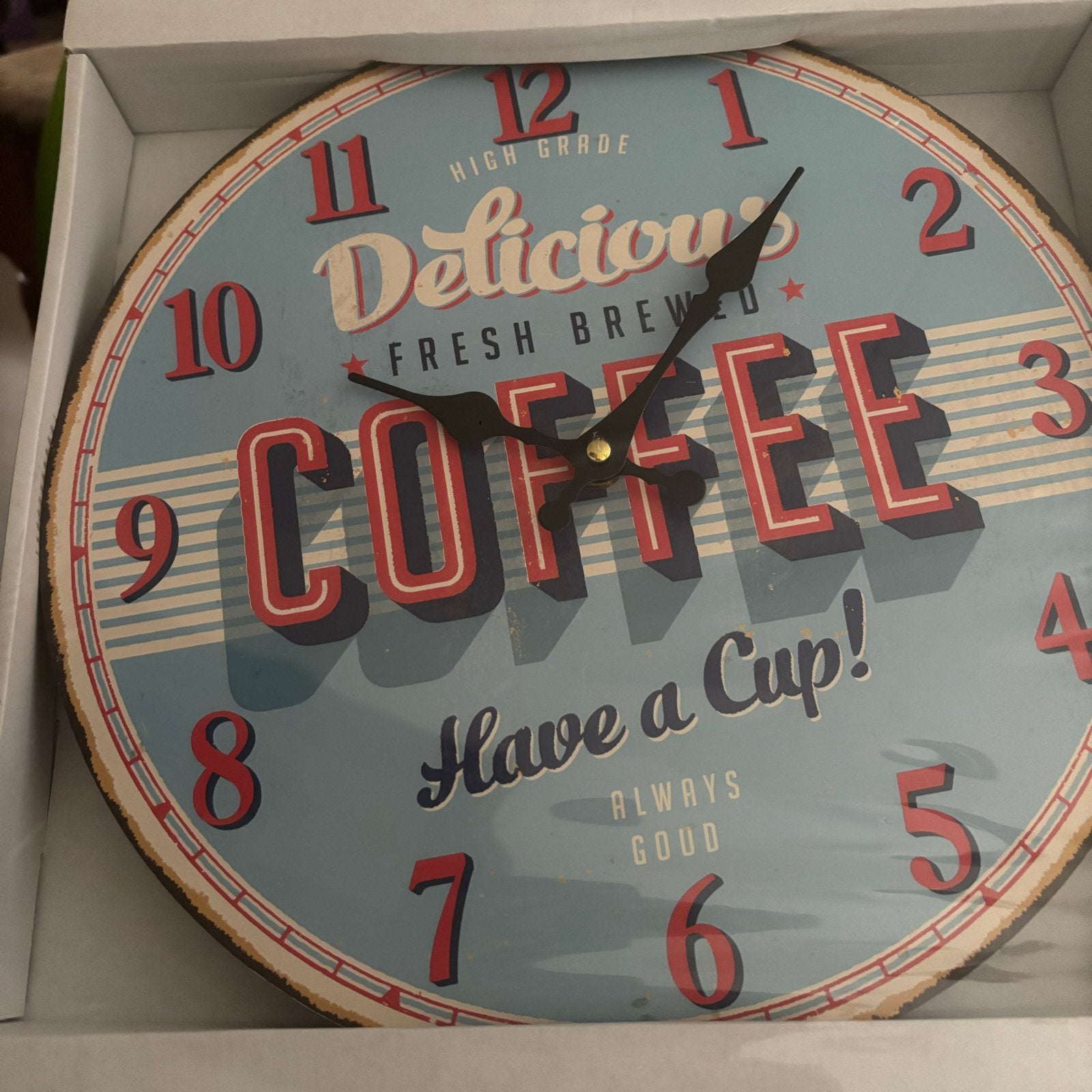 Nieuwe Vinted Klok - "Delicious Fresh Brewed Coffee", Ophalen of Verzenden, Nieuw, Wandklok