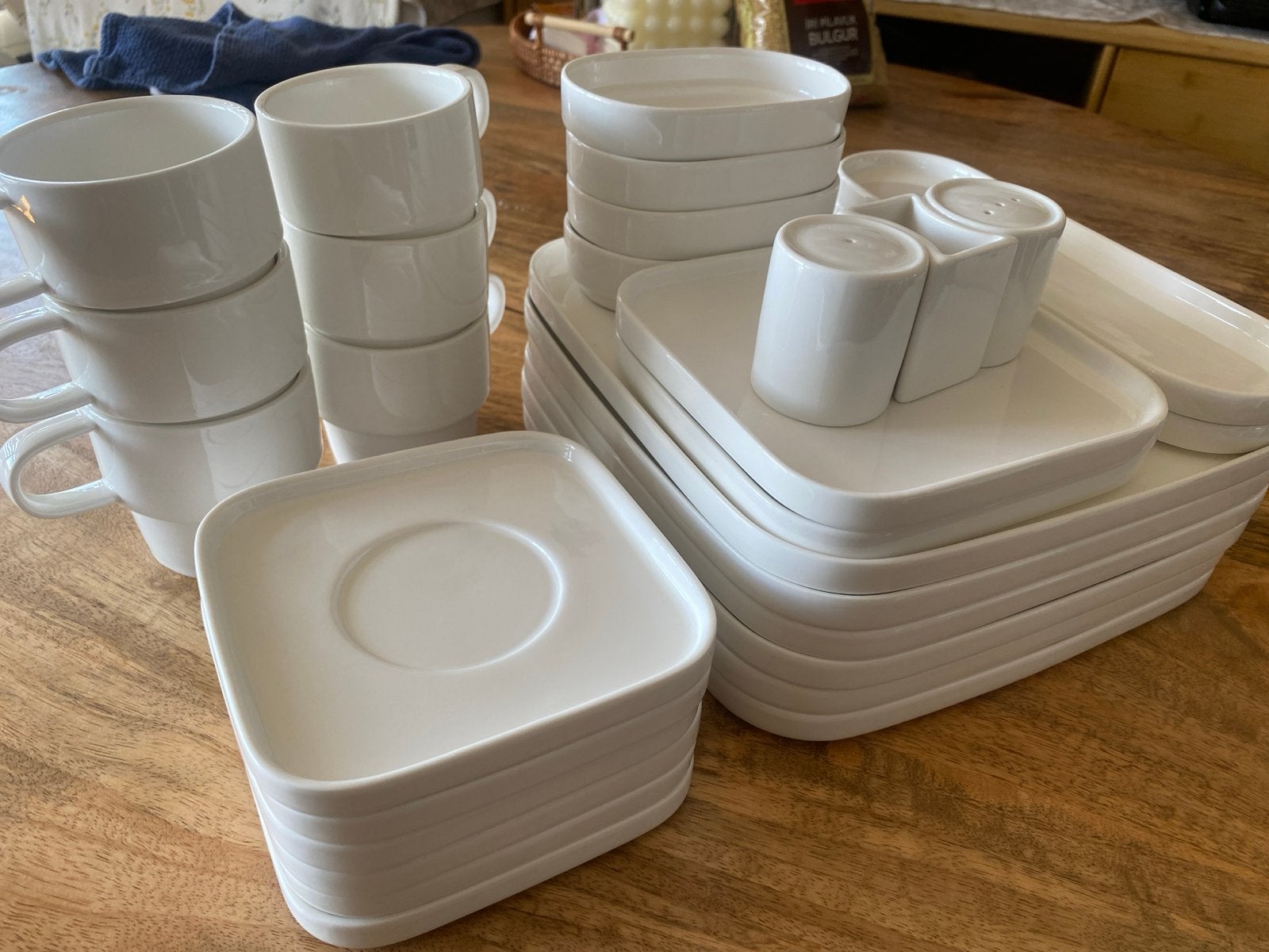 Karaca ontbijtset Cubique 6 persoons - Modern en compleet, Ophalen, Overige merken, Keramiek, Zo goed als nieuw