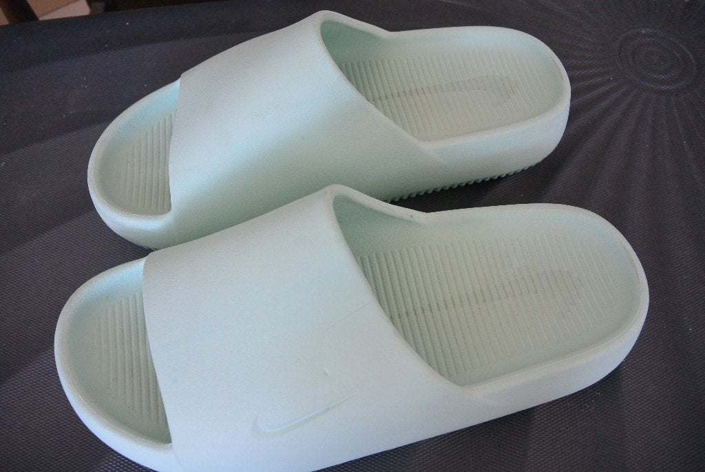 Nike Calm Slides slippers – Maat 42 – Lichtgroen/Mint, Kleding | Heren, Schoenen, Slippers, Overige kleuren, Nike, Ophalen of Verzenden