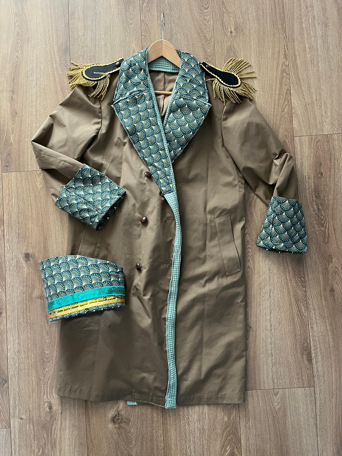 Carnavalsjas met hoofddeksel - Unieke outfit, Kleding | Dames, Carnaval, Maat 42/44 (L), Ophalen of Verzenden, Kleding
