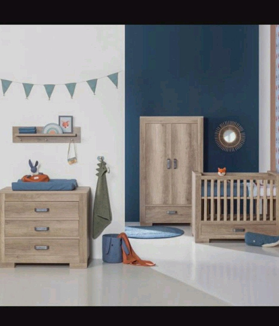 Complete Babykamer: Ledikant, Kast, Commode, Plank + Box, Ophalen, Gebruikt, Minder dan 140 cm, Matras