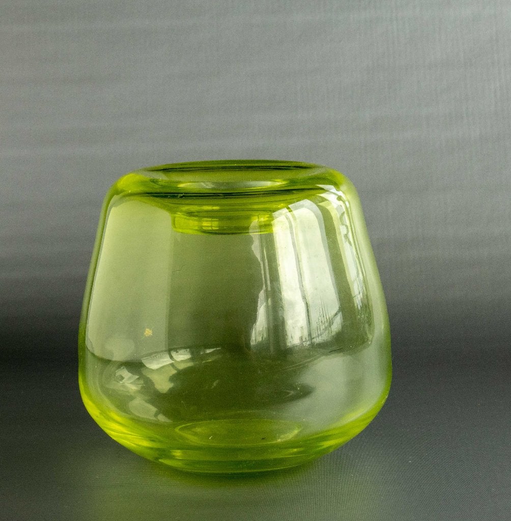Groene vaas van glas, glaskunst, Huis en Inrichting, Ophalen of Verzenden, Glas