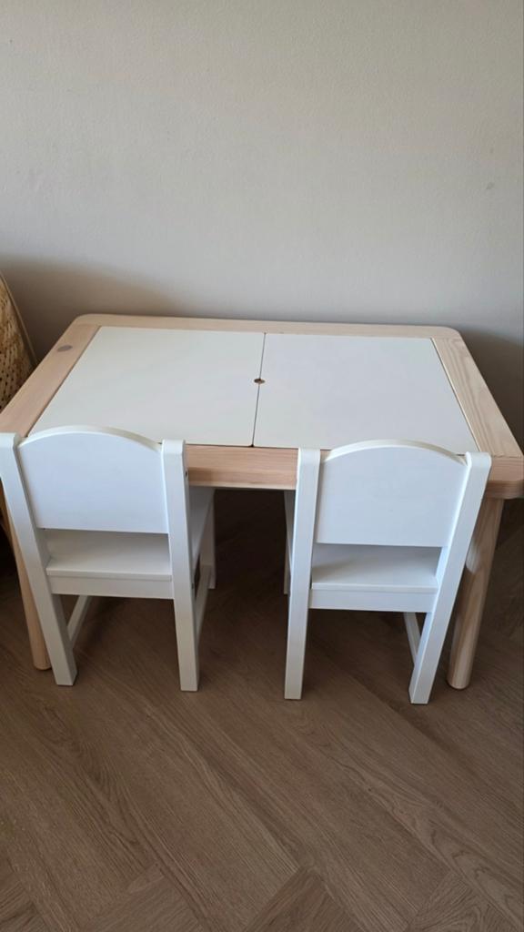 IKEA flisat tafel met 2 IKEA sundvik stoelen, Ophalen, Zo goed als nieuw, Tafel(s) en Stoel(en)