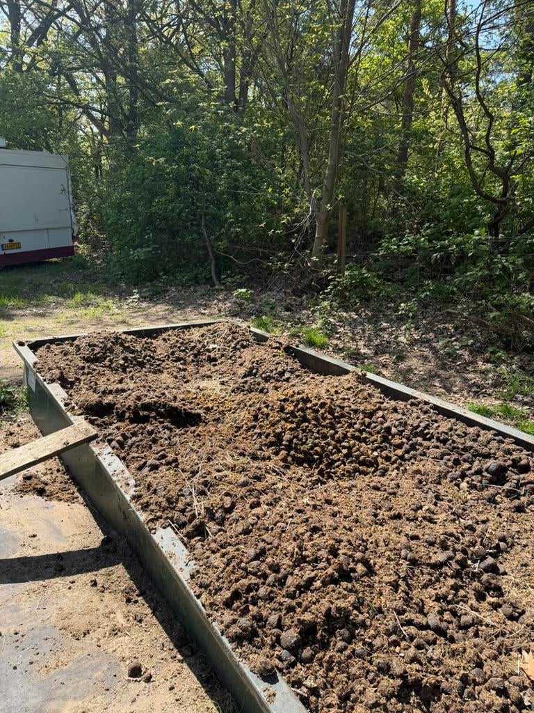 Gratis paardenmest!, Ophalen, Mest