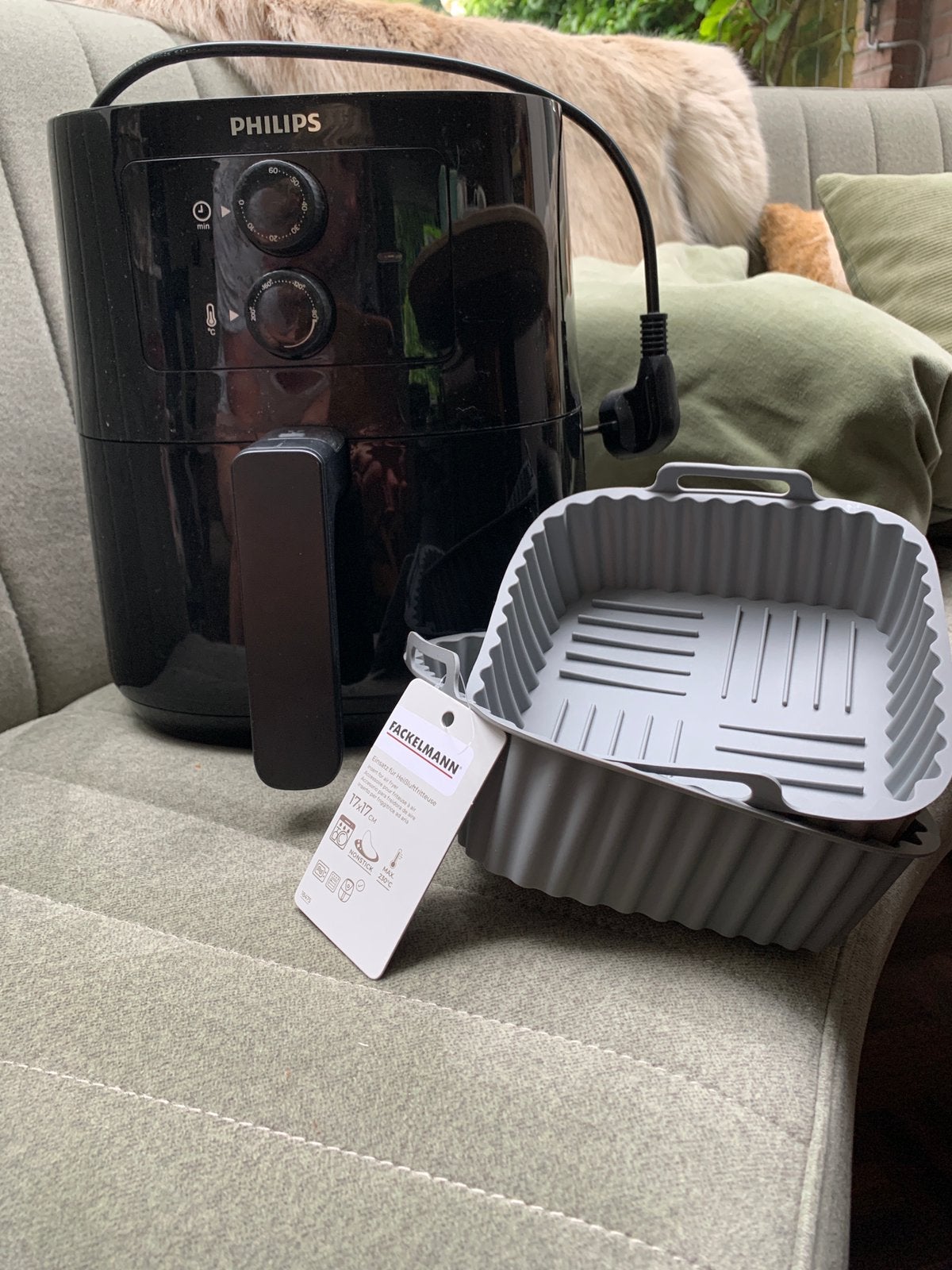 Philips Airfryer met 2 nieuwe siliconen bakjes 17x17 cm, Ophalen, Gebruikt, Airfryer, Minder dan 750 gram