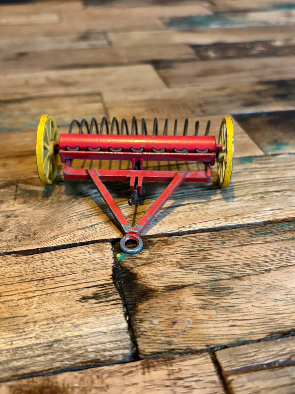 Dinky Toys 27K Hay Rake #324 uit 1953 – compleet & werkend, Ophalen of Verzenden, Zo goed als nieuw, Auto, Dinky Toys