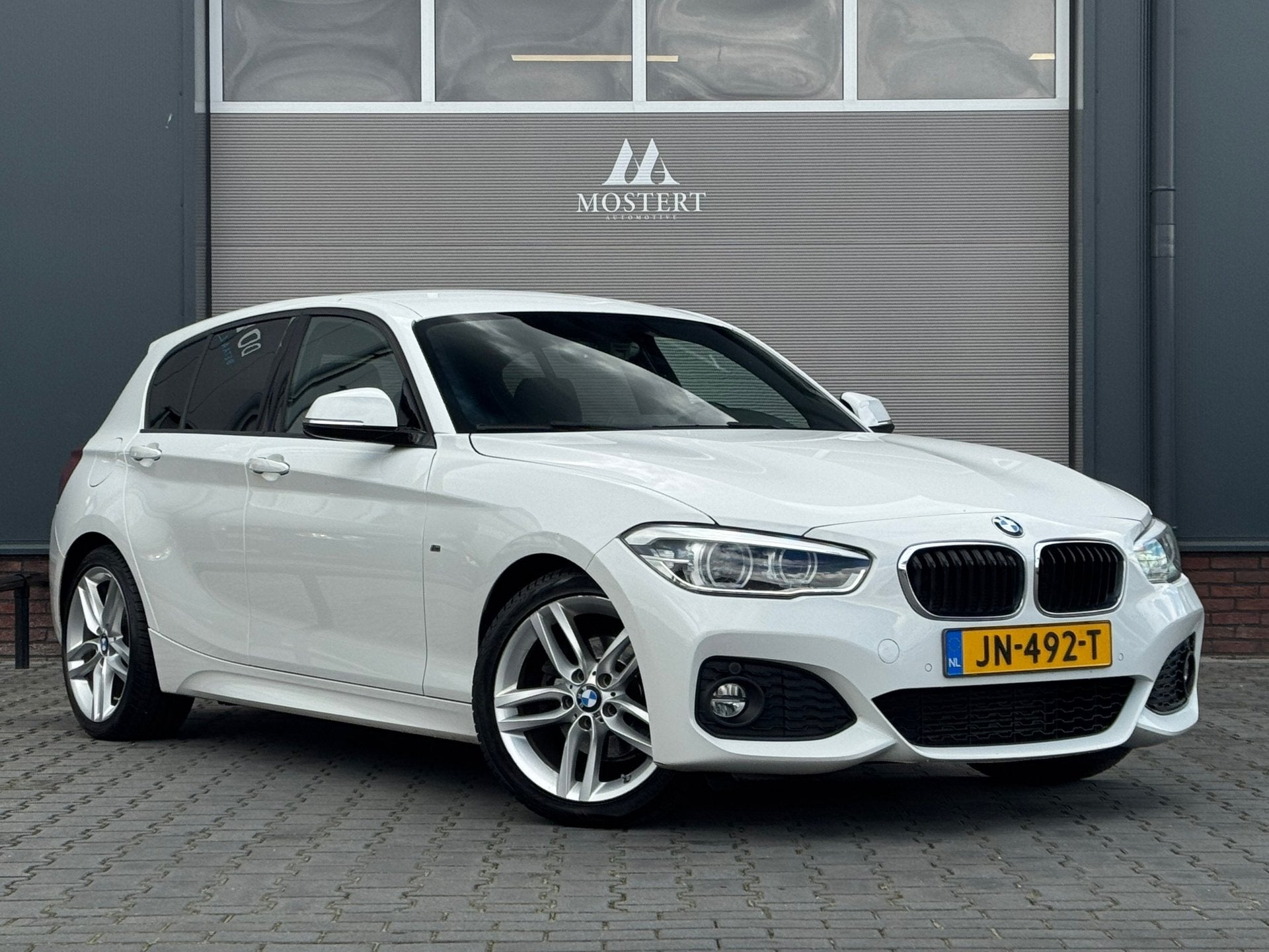 BMW 1-serie 120i/177pk M-pakket Automaat|2015|LCI|Navi|LED|C, Auto's, BMW, Achterwielaandrijving, Gebruikt, 4 cilinders, Alcantara