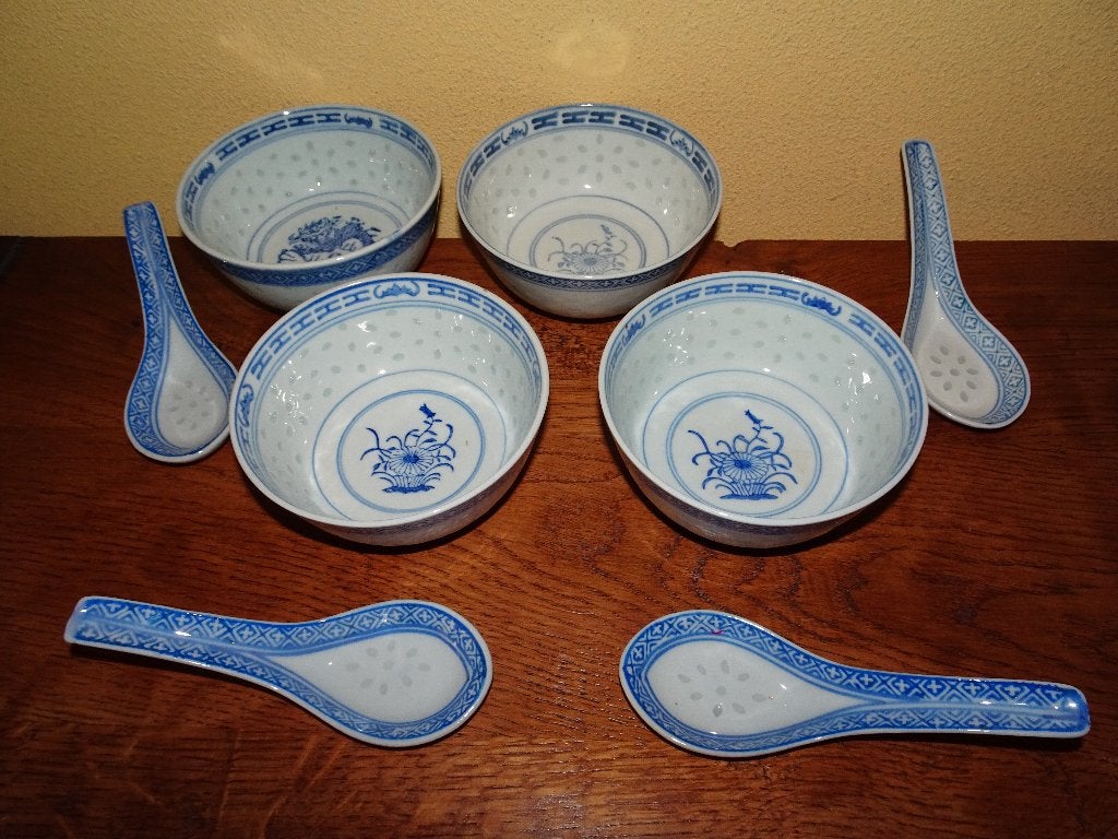 4 Chinese rijstkorrel soepkommen met bijpassende lepels, Ophalen of Verzenden, Zo goed als nieuw, Kom(men), Overige stijlen