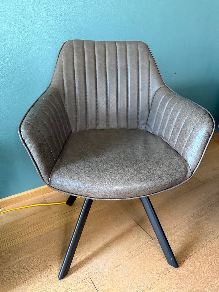Set 4 industriële eetkamerstoelen | leatherlook | grijsbruin, Huis en Inrichting, Stoelen, Ophalen, Bruin, Zo goed als nieuw, Vier