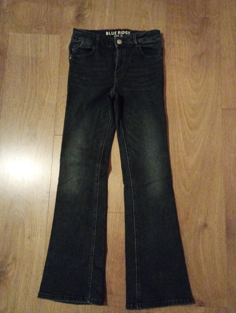 Mooie donkerblauwe spijkerbroek mt 152, Broek, Meisje, Ophalen of Verzenden, Zo goed als nieuw