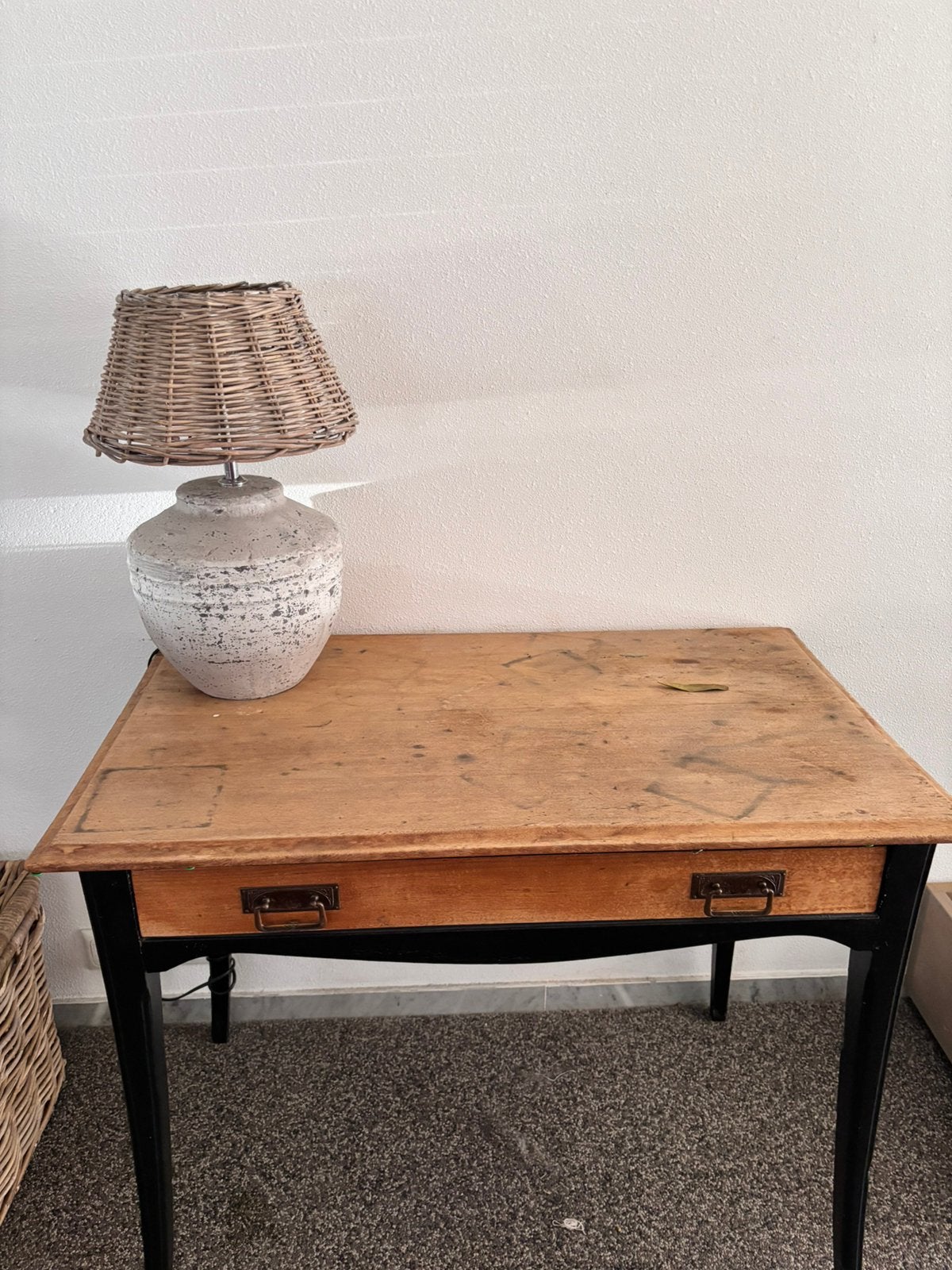 Antiek houten schrijfbureautje, tafeltje, Ophalen, Gebruikt, 50 tot 100 cm, Landelijke stijl, sobere art-deco invloed.