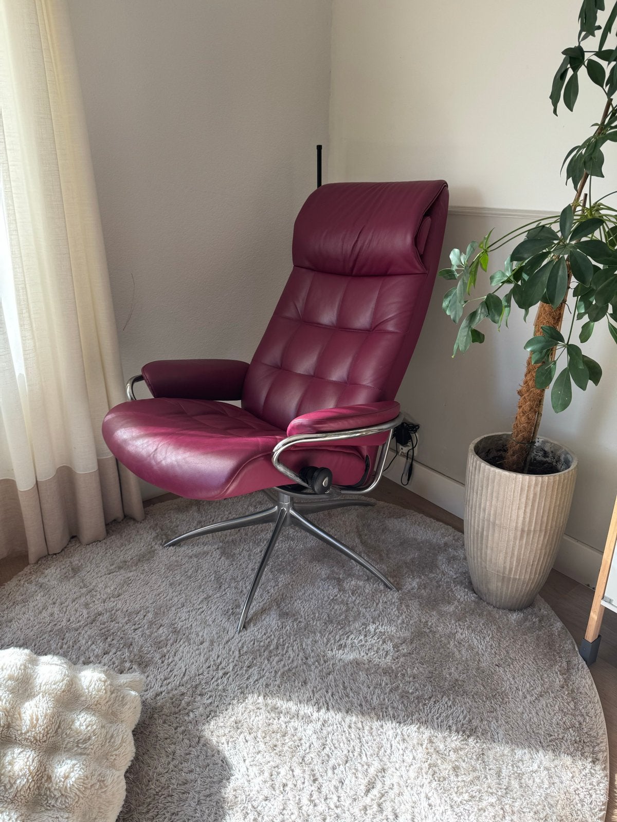 Design Stressless fauteuil - Leer - Rood/paars, Huis en Inrichting, Ophalen, Gebruikt, Leer, Eén