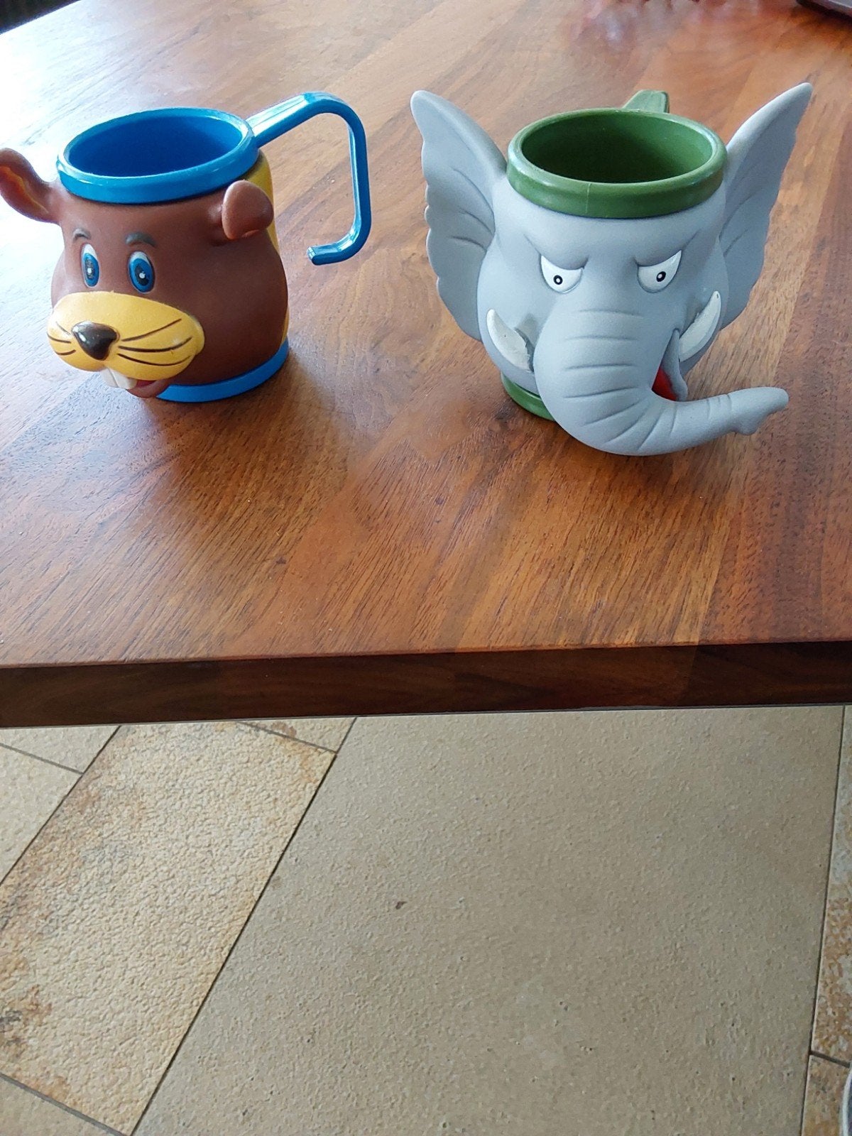 Leuke kinderbekers: bever en olifant, Ophalen, Gebruikt