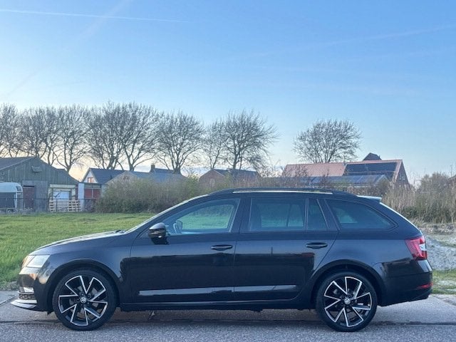 Skoda Octavia Combi 1.5 TSI DSG Sportline (BTW-auto) ECC Car, Auto's, Dealer onderhouden, Stof, 4 cilinders, 150 pk