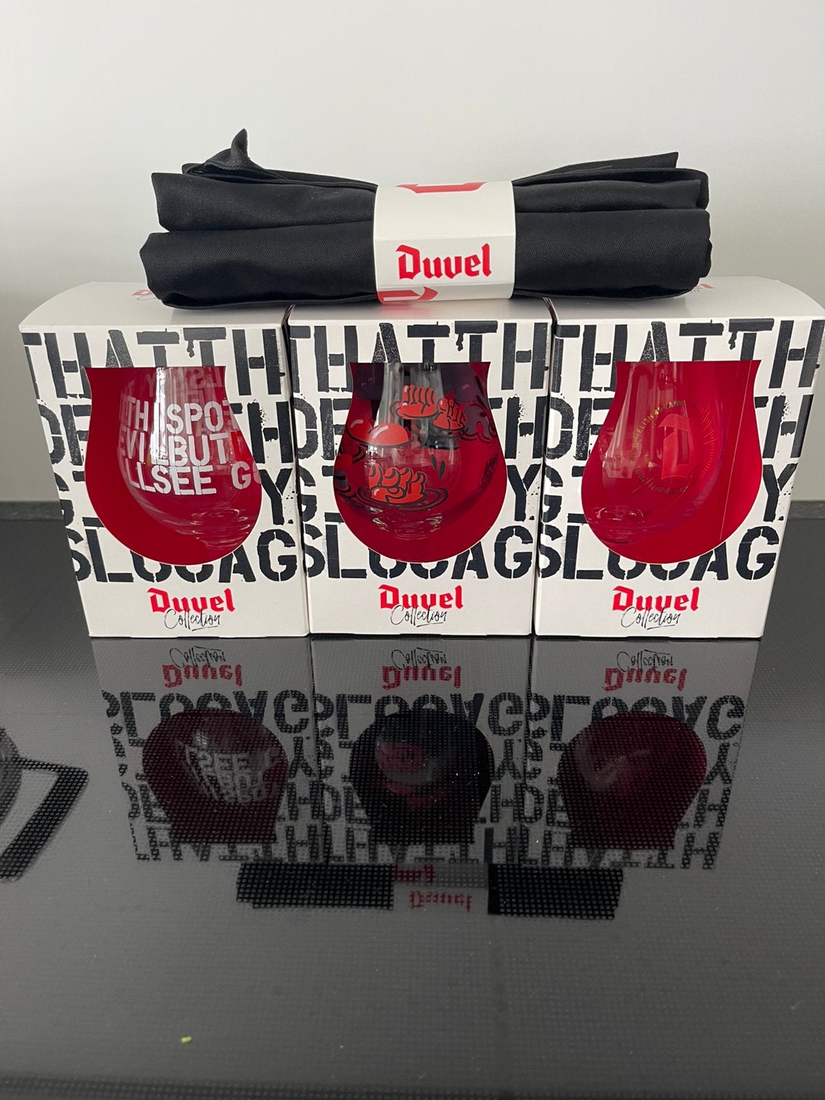 3 Nieuwe Duvel Collection + Originele Duvel Keukenschort, Ophalen of Verzenden, Zo goed als nieuw, Bierglas