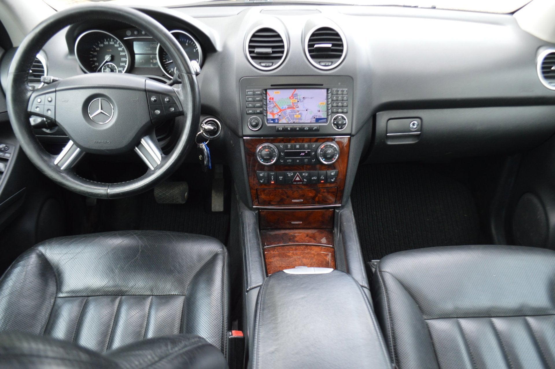 Mercedes-Benz M-klasse 500 V8 AIRMATIC, XENON, SCHUIFDAK, ST, Auto's, Mercedes-Benz, Automaat, Gebruikt, Automatische klimaatregeling
