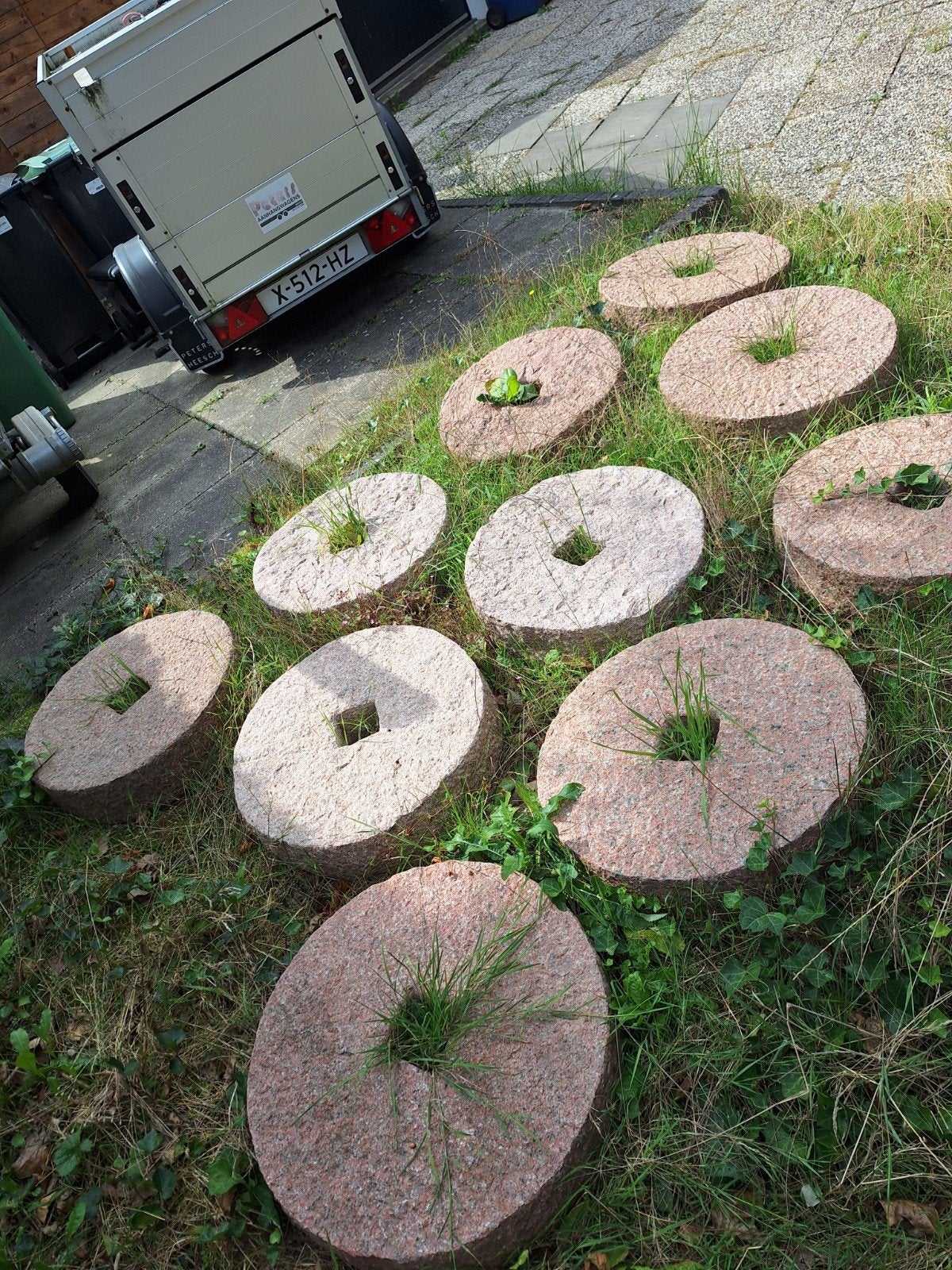 Decoratieve granieten molenstenen voor tuin of terras, Gebruikt, Graniet, Ophalen of Verzenden, Kei