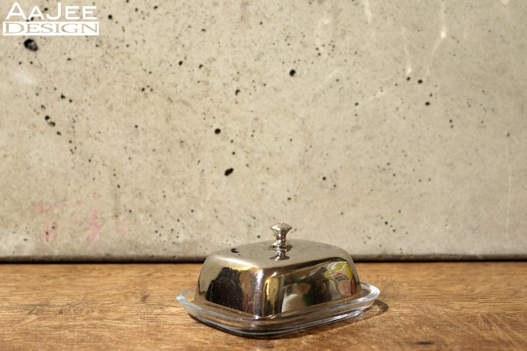 Antiek botervlootje  - Metalen cloche op glazen schotel, Gebruikt, Overige typen, Ophalen of Verzenden, Glas