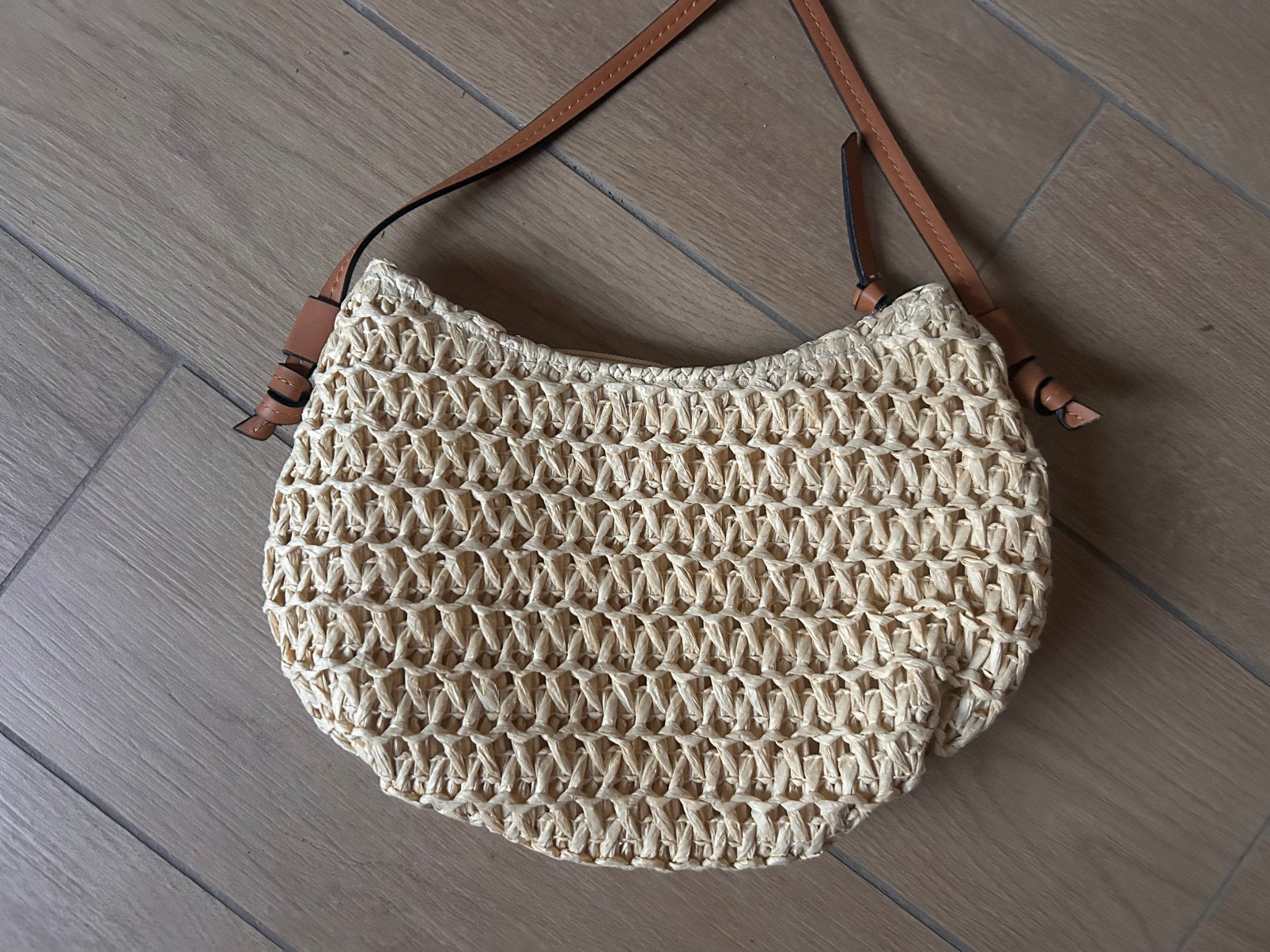 H&M cross body rieten tas, Ophalen of Verzenden, Zo goed als nieuw, Schoudertasje