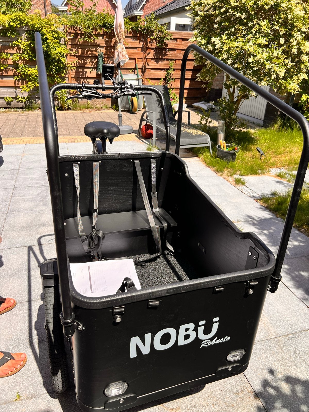 Nobu Robusto taupe elektrische Bakfiets - Zo goed als nieuw, Fietsen en Brommers, Overige merken, 4 kinderen of meer, Huif, Ophalen of Verzenden