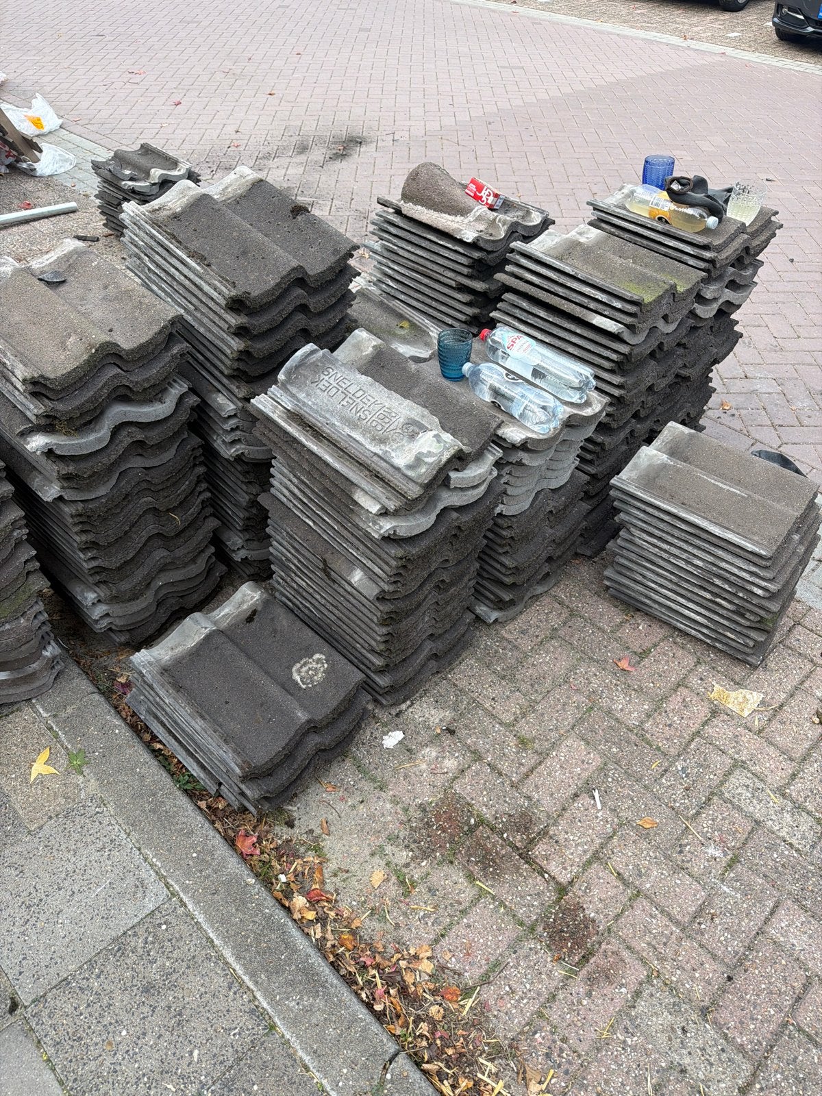 Gebruikte dakpannen  sneldek 300+ stuks, Gebruikt, Steen of Klei, Ophalen of Verzenden, 15 m² of meer
