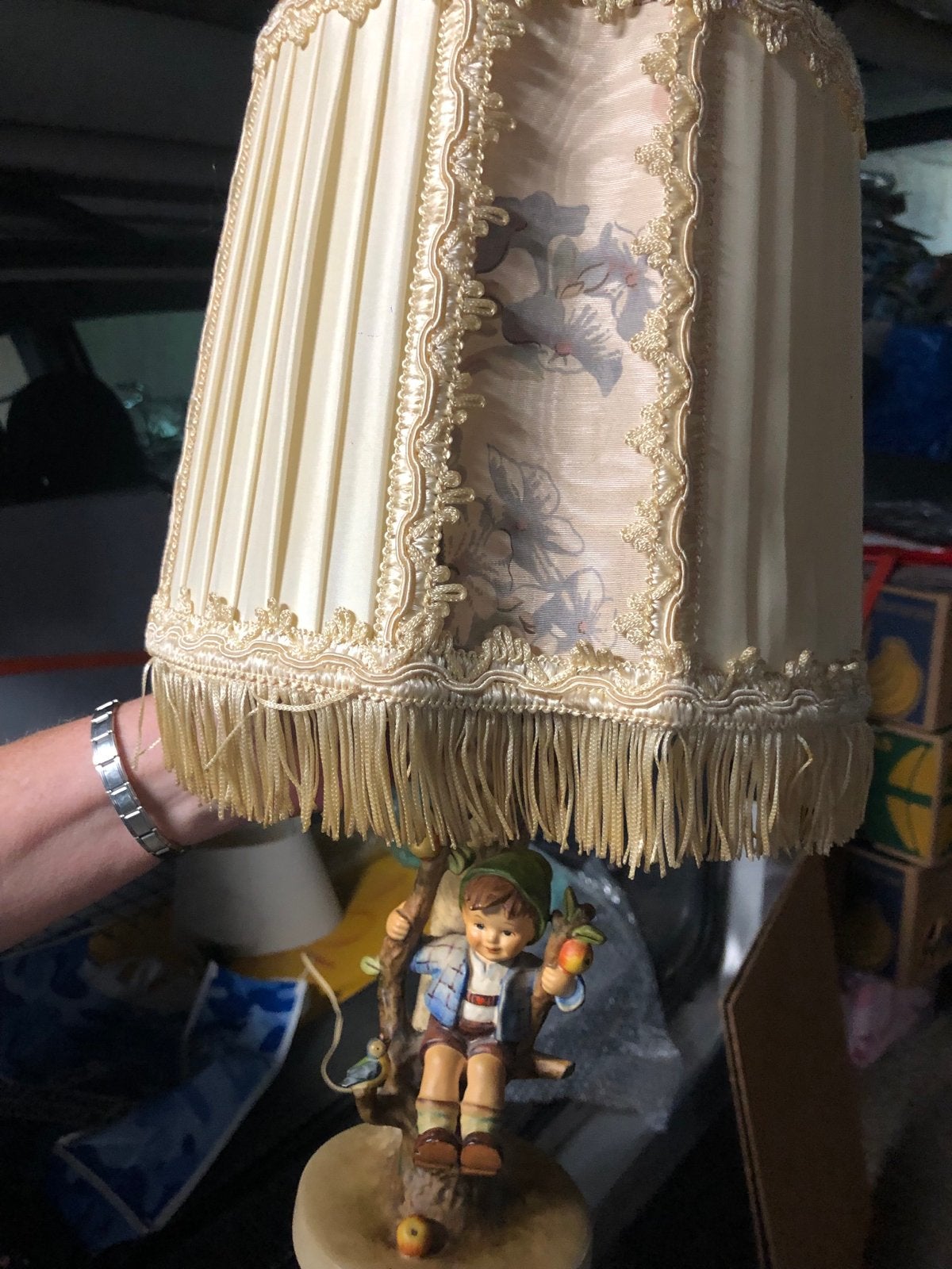 Vintage Hummel tafellamp met jongen op schommel, Ophalen of Verzenden