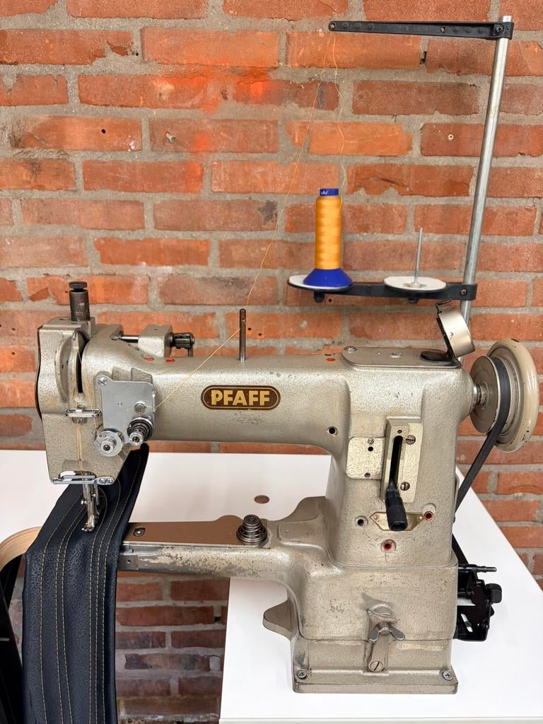 INDUSTRIE NAAIMACHINE VRIJE ARM 3 VOUDIG TRANSPORT PFAFF 335, Ophalen, Naaimachine, Industrieel, Gebruikt