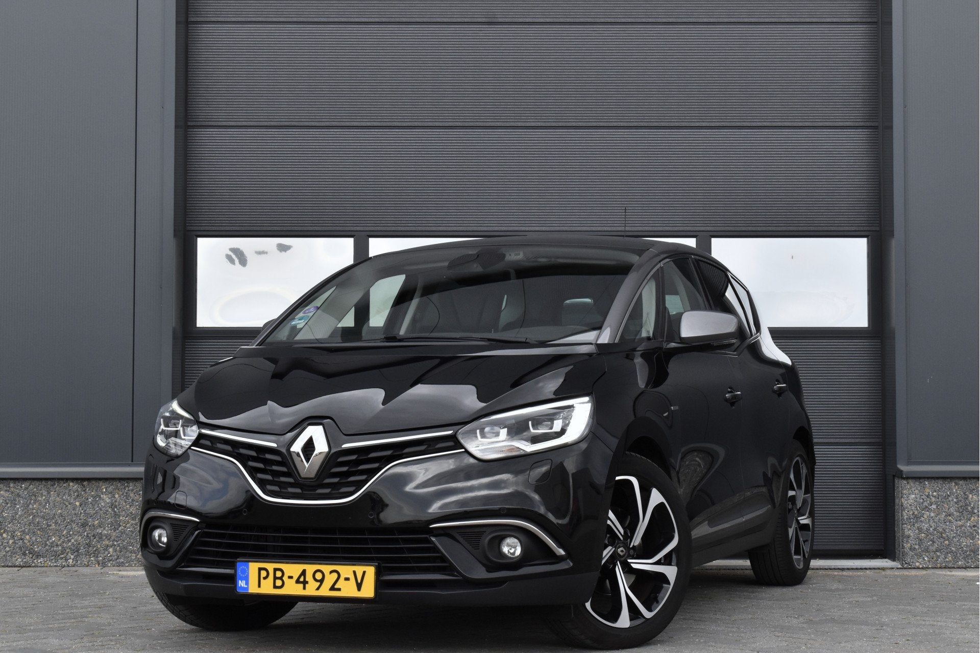 Renault Scénic 1.2 TCe Bose Led - Navi - Trekhaak - NAP, Auto's, Renault, Bedrijf, Te koop, Scénic, ABS, Achteruitrijcamera, Airbags