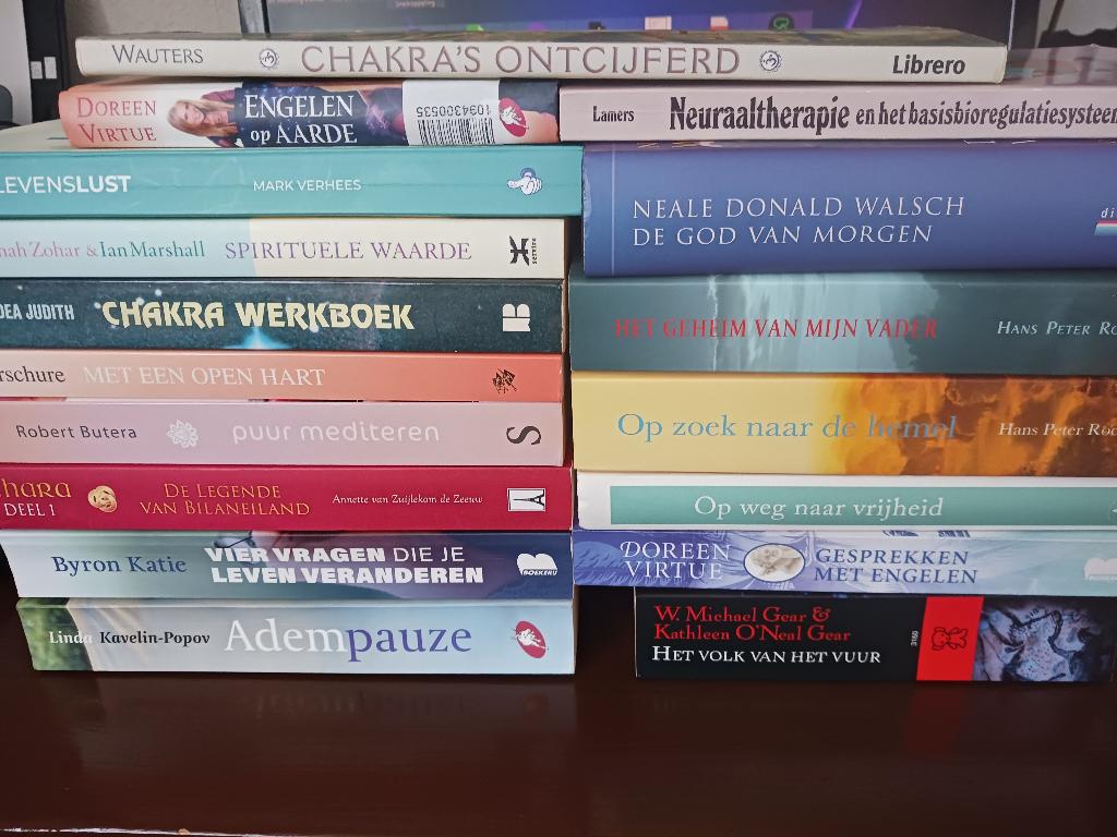 17 boeken div spiritueel, Ophalen, Zo goed als nieuw, Spiritualiteit algemeen, Overige typen