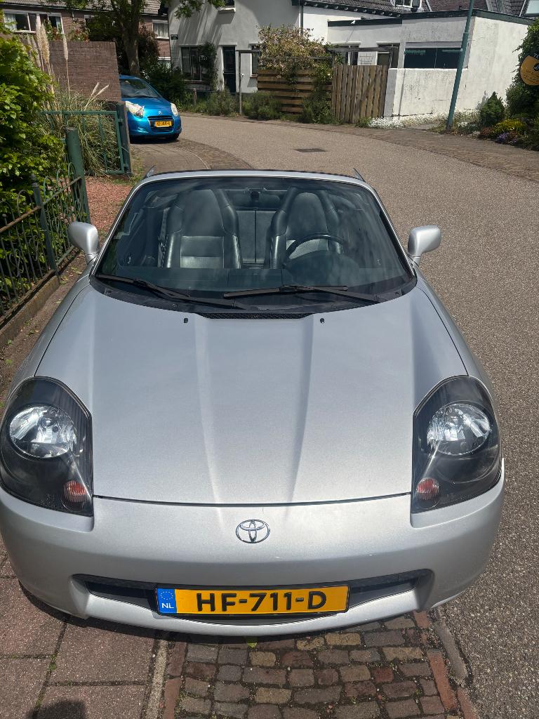 Toyota MR2 1.8 16V 2001 Grijs, 4 cilinders, Cabriolet, Handgeschakeld, Stoelverwarming