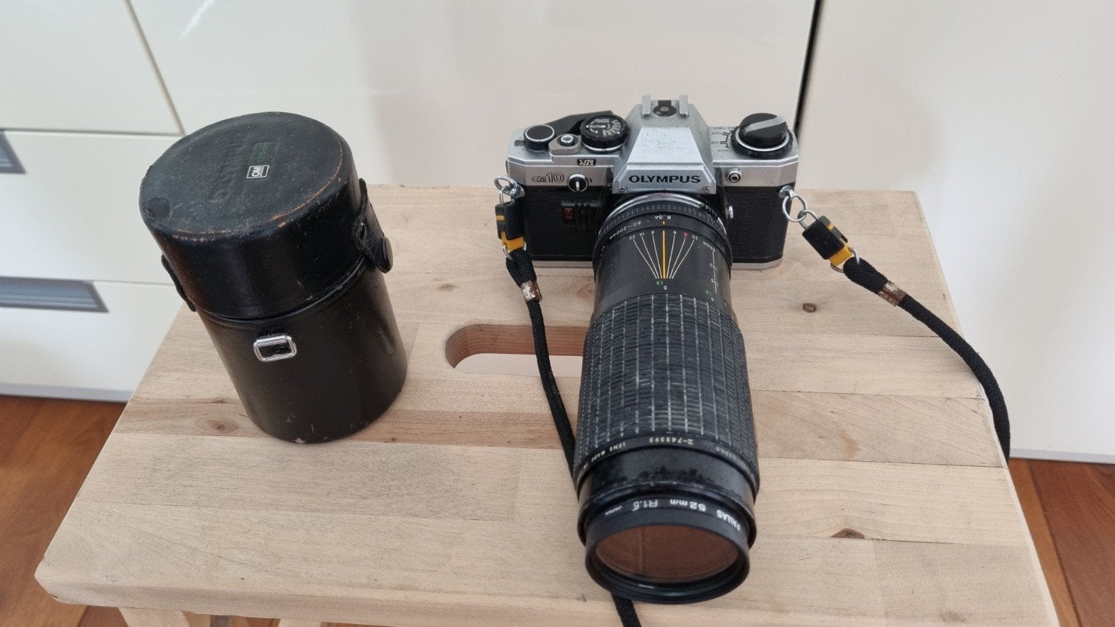 Olympus OM10 met Sigma Zoom 80-200 en Olympus 135mm lens, Audio, Tv en Foto, Fotocamera's Analoog, Ophalen, Gebruikt, Spiegelreflex