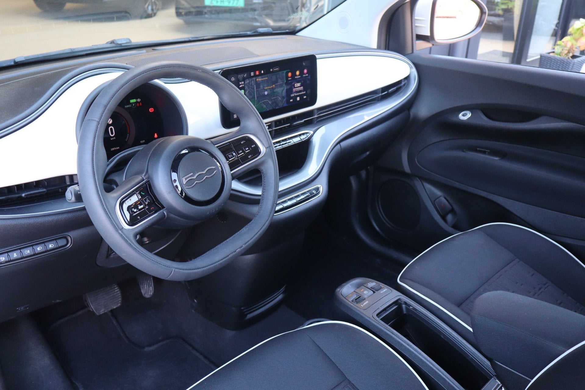 Fiat 500 Urban 42 kWh|Automaat|Navi|UConnect|360 Camera|Stoe, Dealer onderhouden, Gebruikt, 4 stoelen, Wit