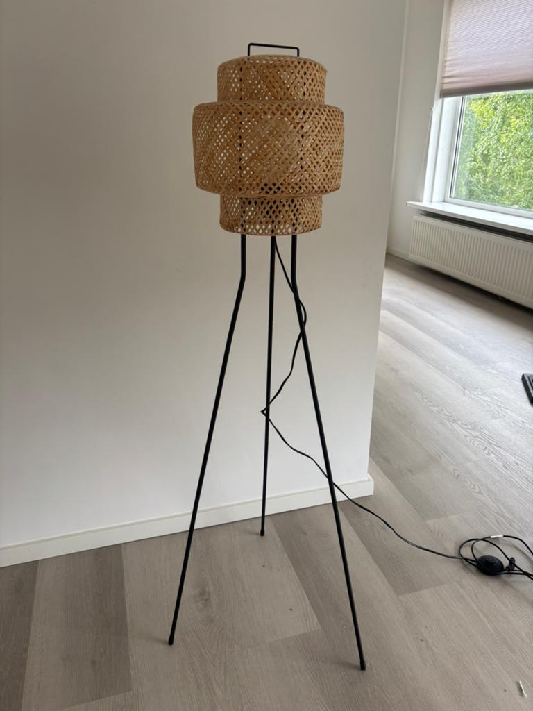 Sfeervolle rotan staande lamp - Boheemse stijl, Ophalen, Zo goed als nieuw, Overige materialen, 150 tot 200 cm